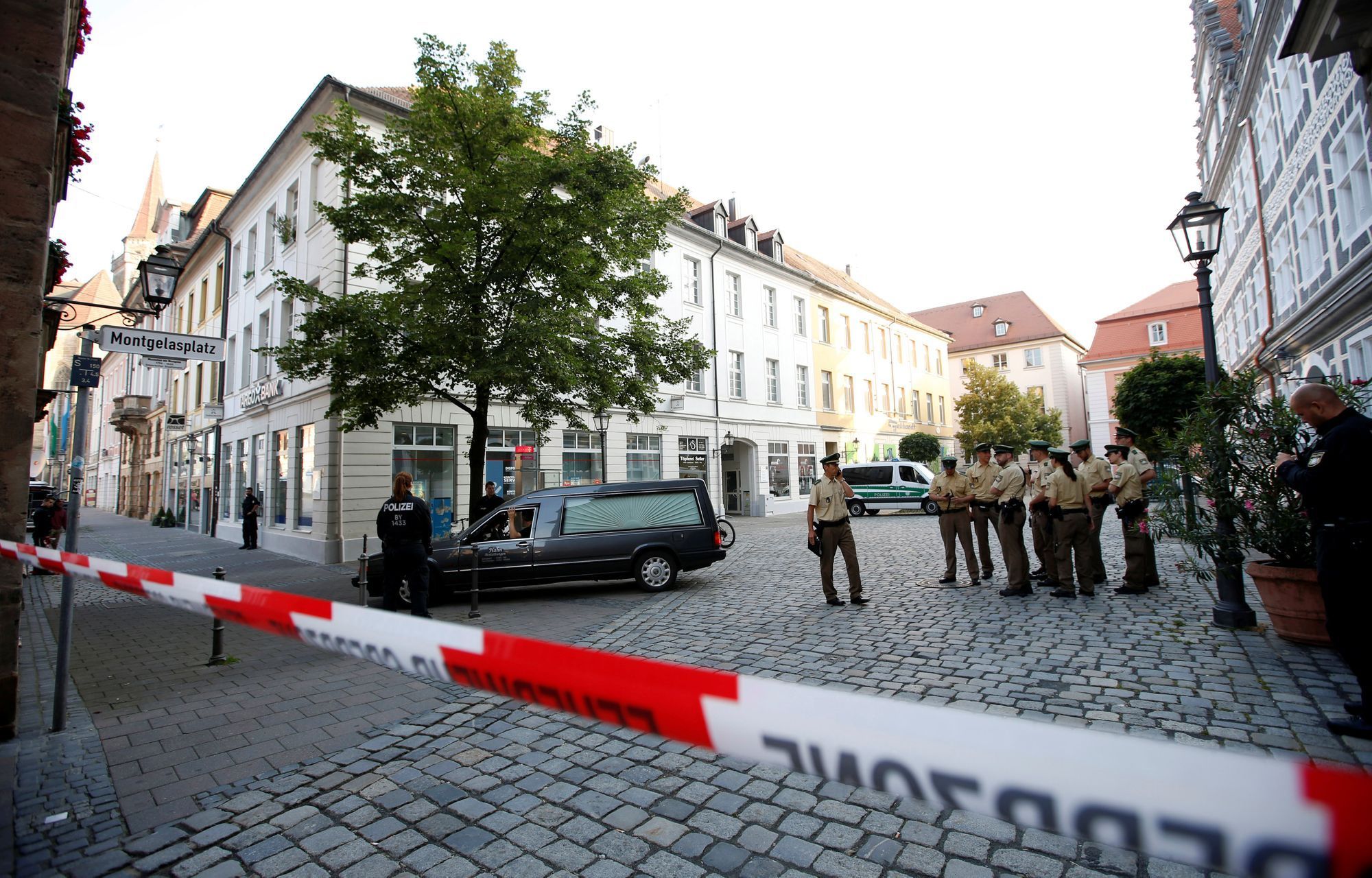Policie zajišťuje oblast exploze v Ansbachu