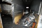 Příčinou tragického požáru ve Vejprtech byla manipulace s ohněm, oběti se udusily