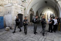 Čeští turisté omylem vjeli do arabské vesnice u Betléma, musela jim pomáhat policie