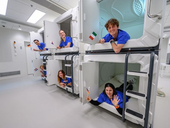 Lucie se už zúčastnila pilotní osmidenní mise organizované ESA a DLR. Ta byla přípravou pro 100denní misi, která proběhne příští rok i ve spolupráci s NASA.