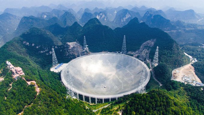 Čína zprovoznila největší teleskop na světě.