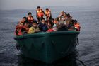 Jedenáct českých policistů odletělo na řecký ostrov Kos, budou tam registrovat běžence