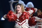 Madonna na koncertě v Londýně překročila začátek nočního klidu, tak ji vypnuli