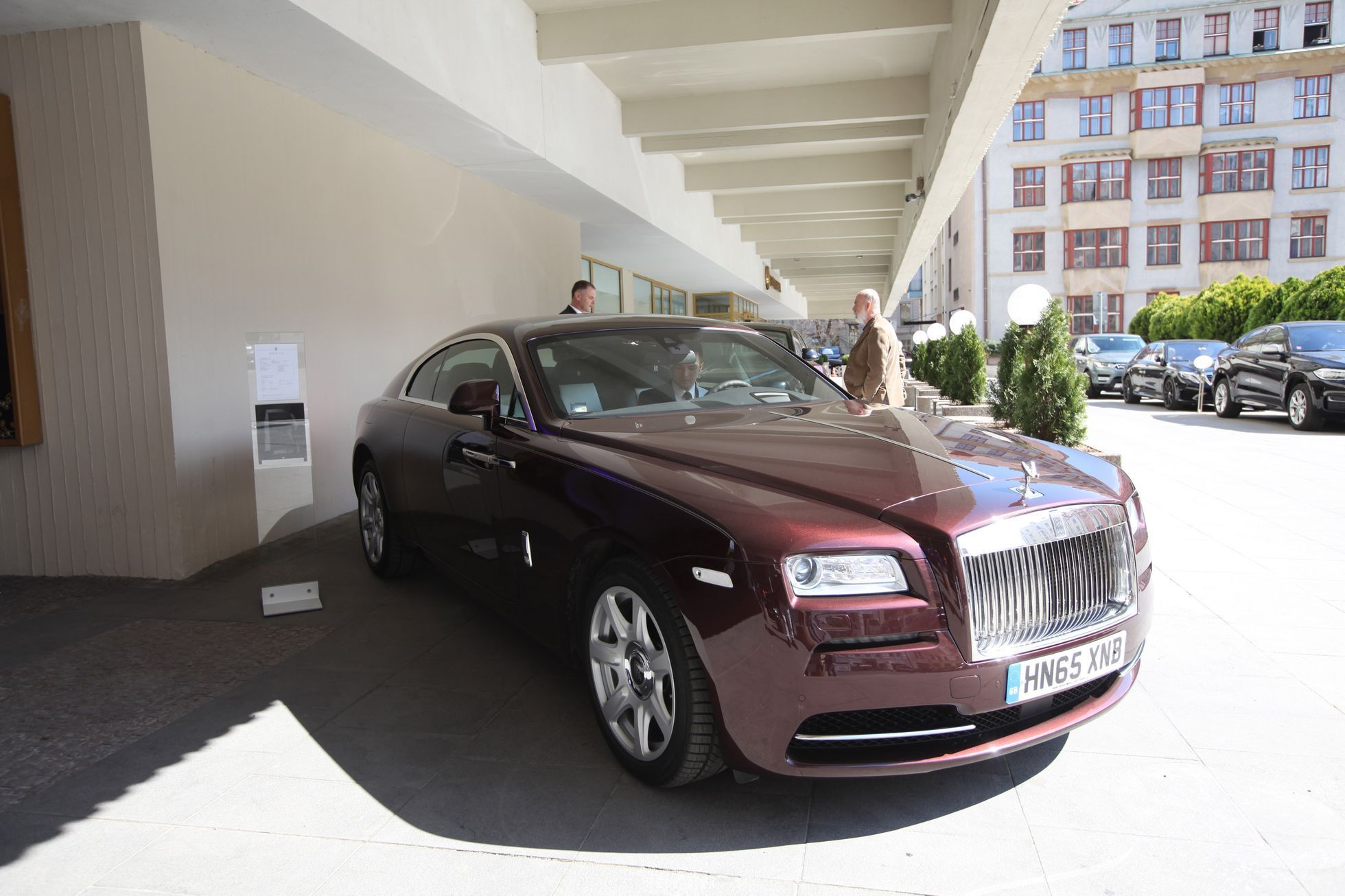 Rolls Royce otevření prodejny v Praze - 1 Wraith