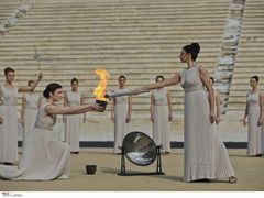 Olympijský oheň pro Liberec zapálily kněžky v Řecku