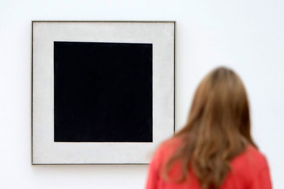 Suprematismus je dodnes spojovaný především s obrazem Černý čtverec od Kazimira Maleviče z roku 1915.