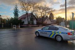 Policie vyšetřuje vloupání do domu vraha z filozofické fakulty