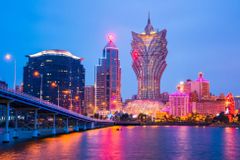 Luxusní město hazardu se má změnit. Peking chce zatočit s kasiny a mafií v Macau