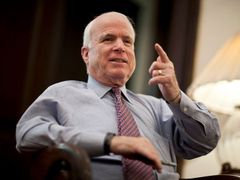 O McCainovi bylo jasno už po superúterý. Letos je tomu jinak.