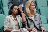 Tenis láká i vzdělané ženy. Jeden ze zápasů si nenechala ujít bývalá americká ministryně zahraničí Condoleezza Riceová.