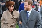 Snoubenka prince Harryho se poprvé objevila na veřejnosti spolu s královnou, navštívily vánoční mši