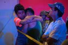 Na mexický bar zaútočili ozbrojenci, pak začalo hořet. Zemřelo nejméně 23 lidí