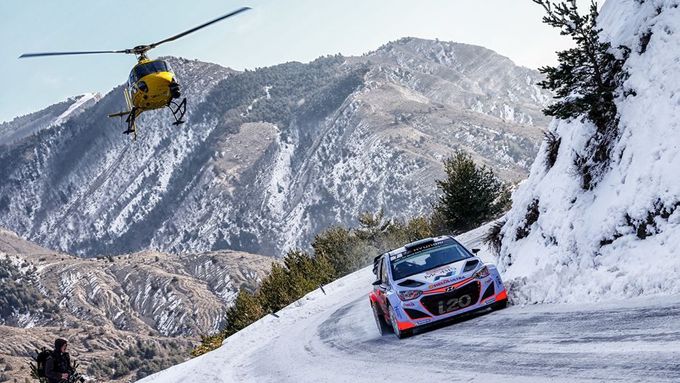 Prohlédněte si galerii ze spektakulárního startu světové rallyové sezony, o nějž se postarala legendární Rallye Monte Carlo.