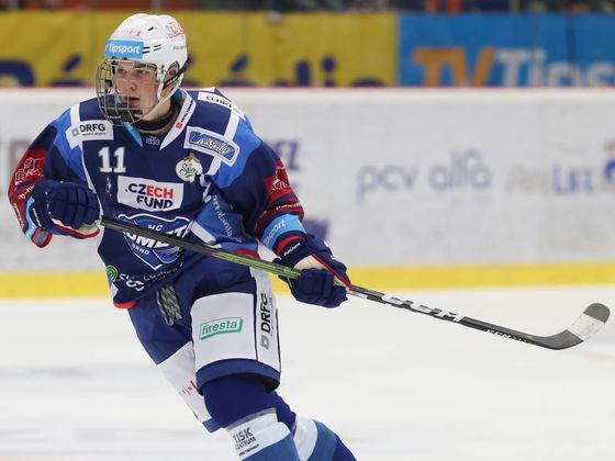 Významní přerovští rodáci a naděje: Mladý hokejový obránce Stanislav Svozil v dresu Komety Brno