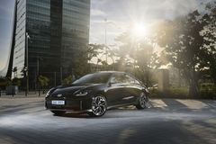 Futuristické Hyundai proti BMW a Tesle. Ioniq 6 vstupuje na český trh za 1,16 milionu