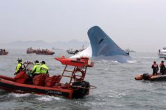 U pobřeží Barmy se potopil trajekt, zemřelo 33 pasažérů