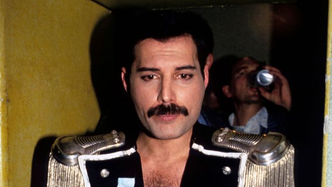 Skladba Bohemian Rhapsody pochází ze čtvrtého alba Queen nazvaného A Night at the Opera, které vyšlo roku 1975.