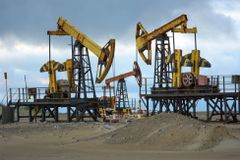 Těžba ropy v Rusku se loni zčásti zotavila, vzrostla o víc než dvě procenta