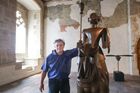Obrazem: 50 odstínů apokalypsy. Výtvarník Jaroslav Róna vystavuje v centru Prahy nové sochy i malby