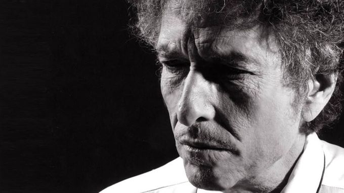 Bob Dylan na albu zpívá He's Funny That Way.