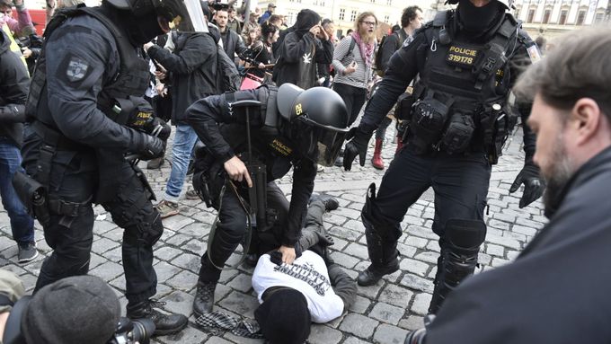 Demonstrace neonacistů. Ilustrační foto.