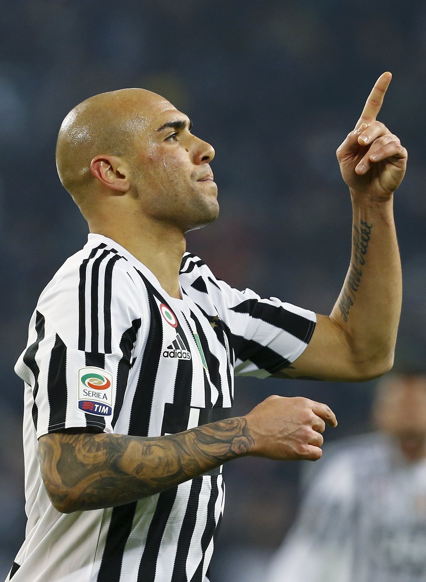 Simone Zaza z Juventusu slaví gól v síti Neapole