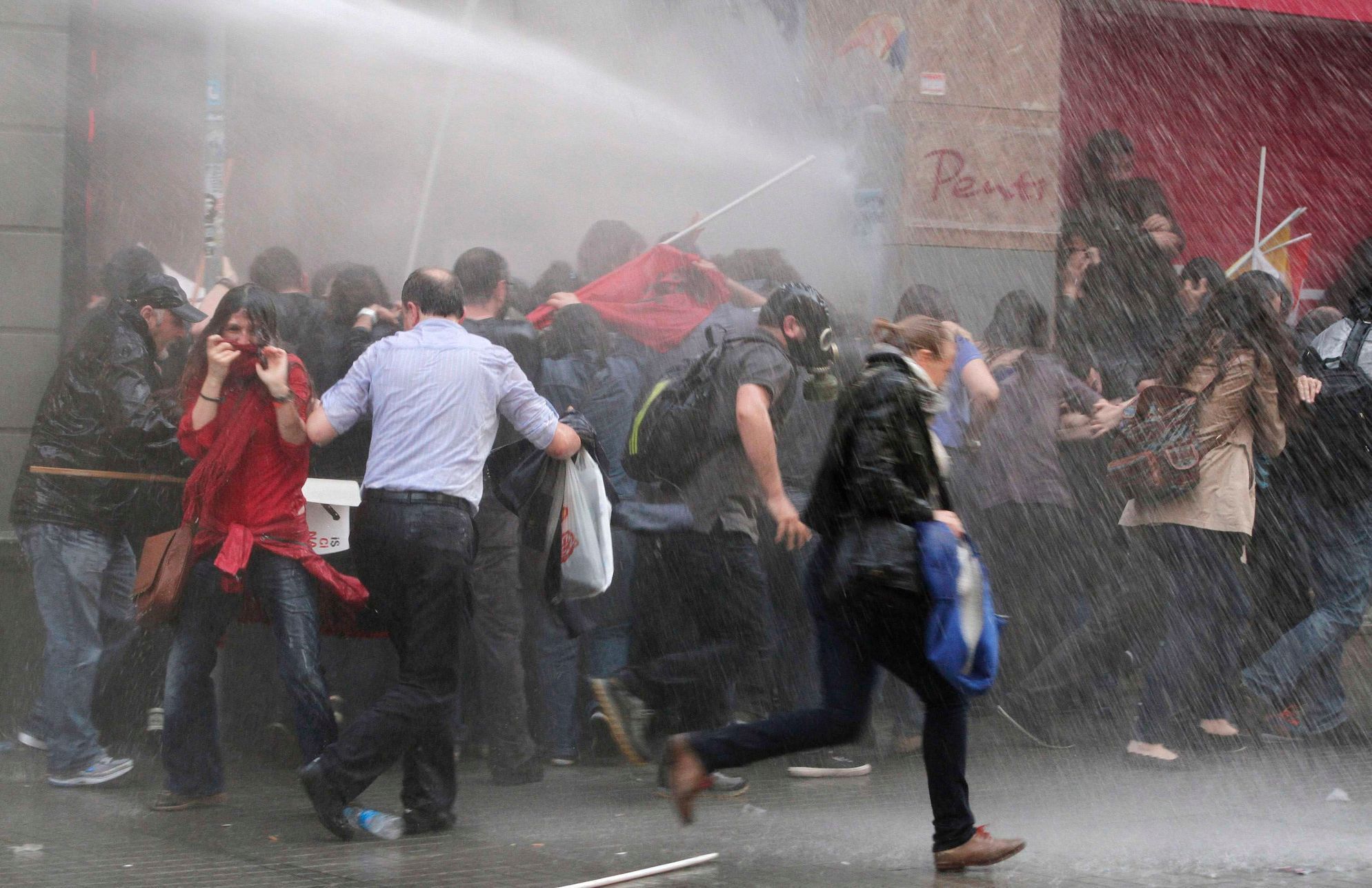 Důlní neštěstí v Turecku - protesty v Istanbulu