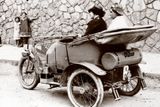 Tříkolku vyráběla i tuzemské automobilka Walter od roku 1910. Byl to jakýsi mezistupeň v historii firmy mezi produkcí motocyklů a automobilů.