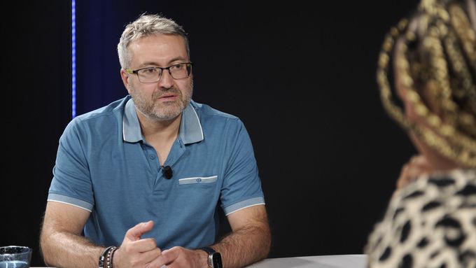 Spotlight moment: Zvykli jsme si na pohodlí, které už nebude. Ze sítí nám měkne mozek, říká ekonom