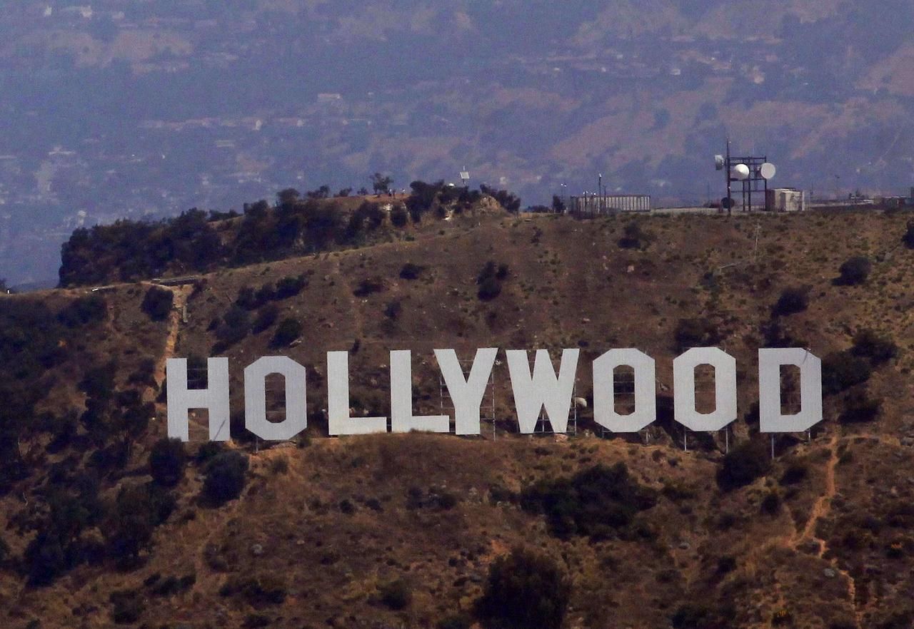 Hollywood, slavný nápis poskládaný ze 14metrových písmen