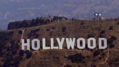 Hollywood, slavný nápis poskládaný ze 14metrových písmen