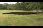 V roce 2008 se při hloubení komplexu tunelů propadla zem v parku Stromovka. Díra měla v průměru asi dvacet metrů.