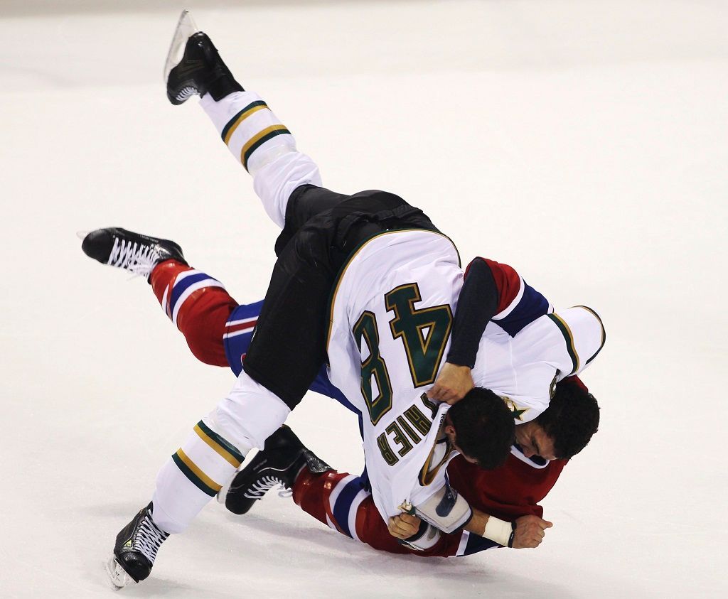 Francis Wathier (Dallas) a Ian Schultz (Montreal)