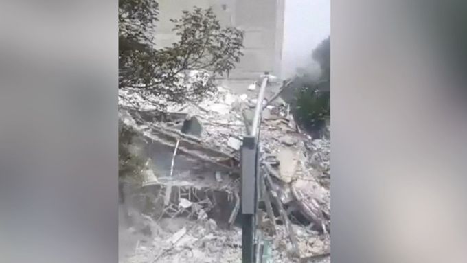 Mexiko zasáhlo silné zemětřesení, v hlavním městě se zřítila výšková budova