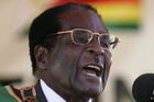 Výzvy k odstranění Mugabeho sílí, nově se přidala EU