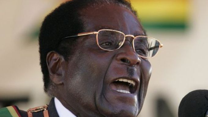Sankce ze strany Západu jsou nelidské a kruté, říká prezident Mugabe
