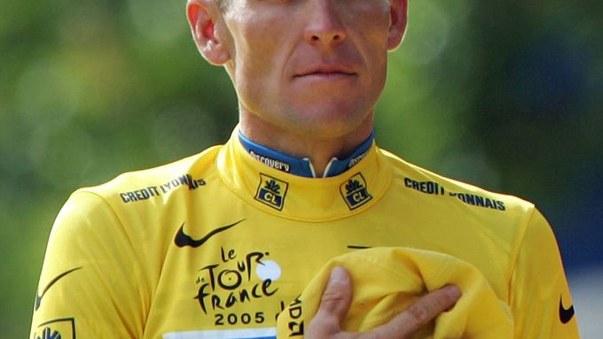 FOTO Konec legendy? Armstrongovy tituly skryl dopingový opar