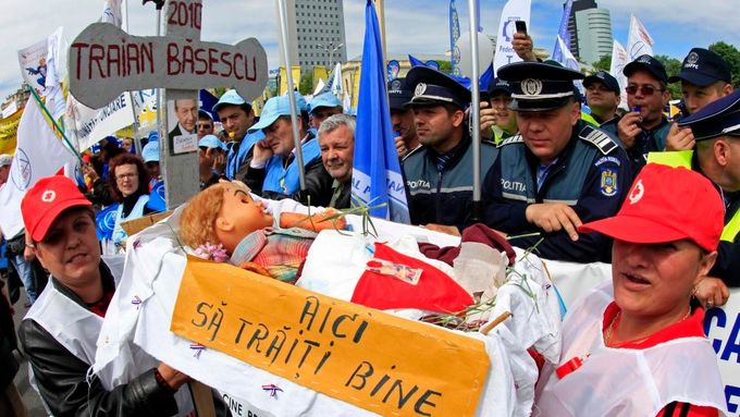 Škrty ve veřejné sféře se ani v Rumunsku neobešly bez protestů.