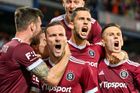 Sparta po pěti a půl letech vyhrála derby, Slavia v lize padla po 54 zápasech