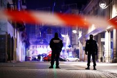 Policisté zastřelili v centru Amsterdamu ozbrojeného muže