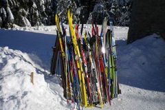 Po sněhu v Praze ani památky, v Chuchli se bude lyžovat
