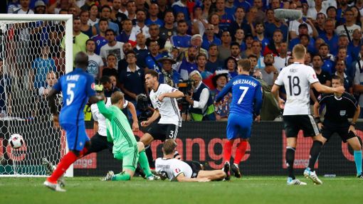 ME 2016, Francie-Německo: Antoine Griezmann dává gól na 2:0