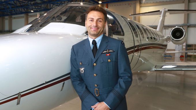 Vede leteckou firmu, jako pilot zachraňuje životy. Pro orgán letím i v noci, říká