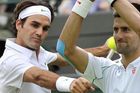 Hraju lépe než loni, věří si bojovník Djokovič na Federera