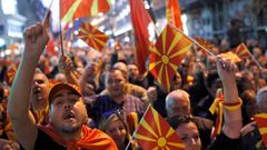 Makedonie, dubnové protesty proti vládní koalici, ve které mají být také albánské strany