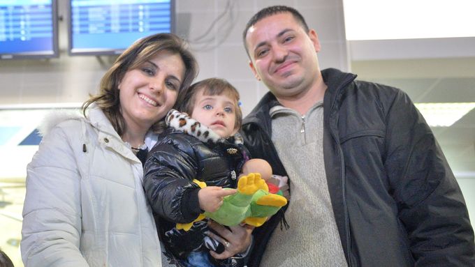 Přílet iráckých křesťanských uprchlíků do Prahy začátkem února.