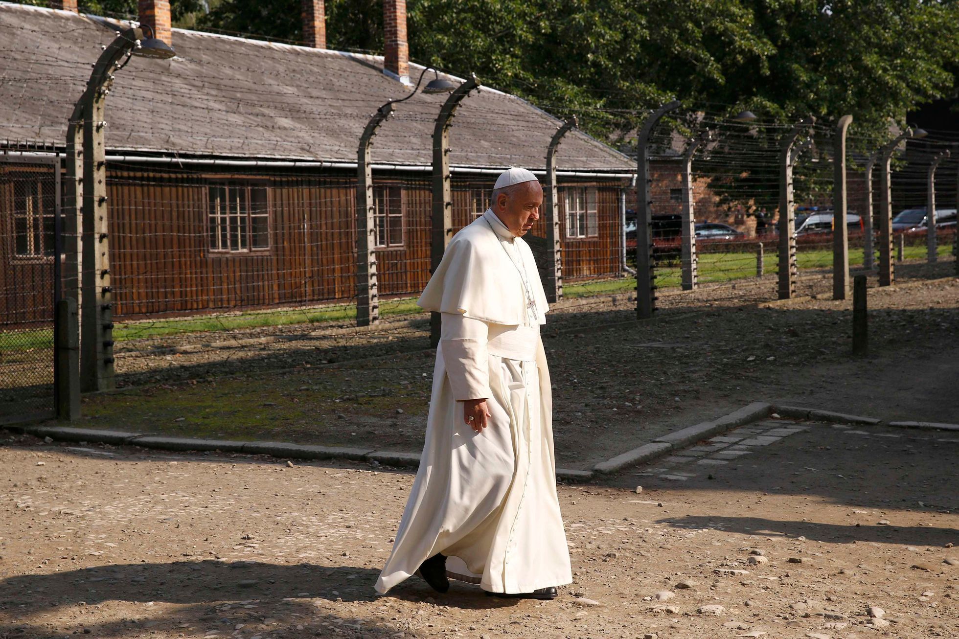 Papež František navštívil tábor v Osvětimi