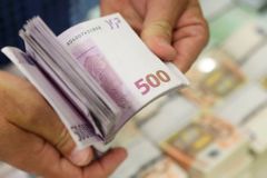 Minimální mzda až 52 tisíc korun. Nové porovnání zemí EU