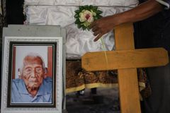 Zemřel údajně nejstarší člověk na světě, podle indonéských úřadů mu bylo 146 let