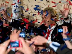 V nizozemských volbách slavil triumf pravicový populista Wilders, i když je nevyhrál.